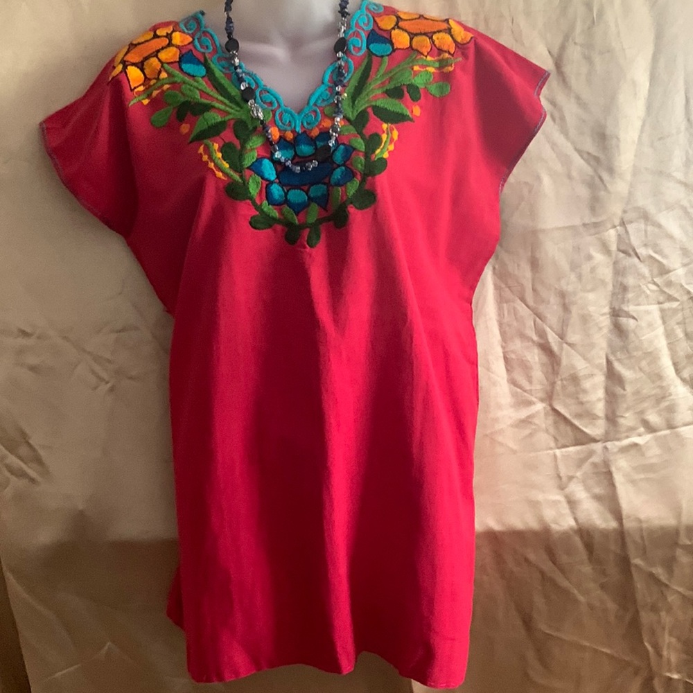 Artesanal red blouse